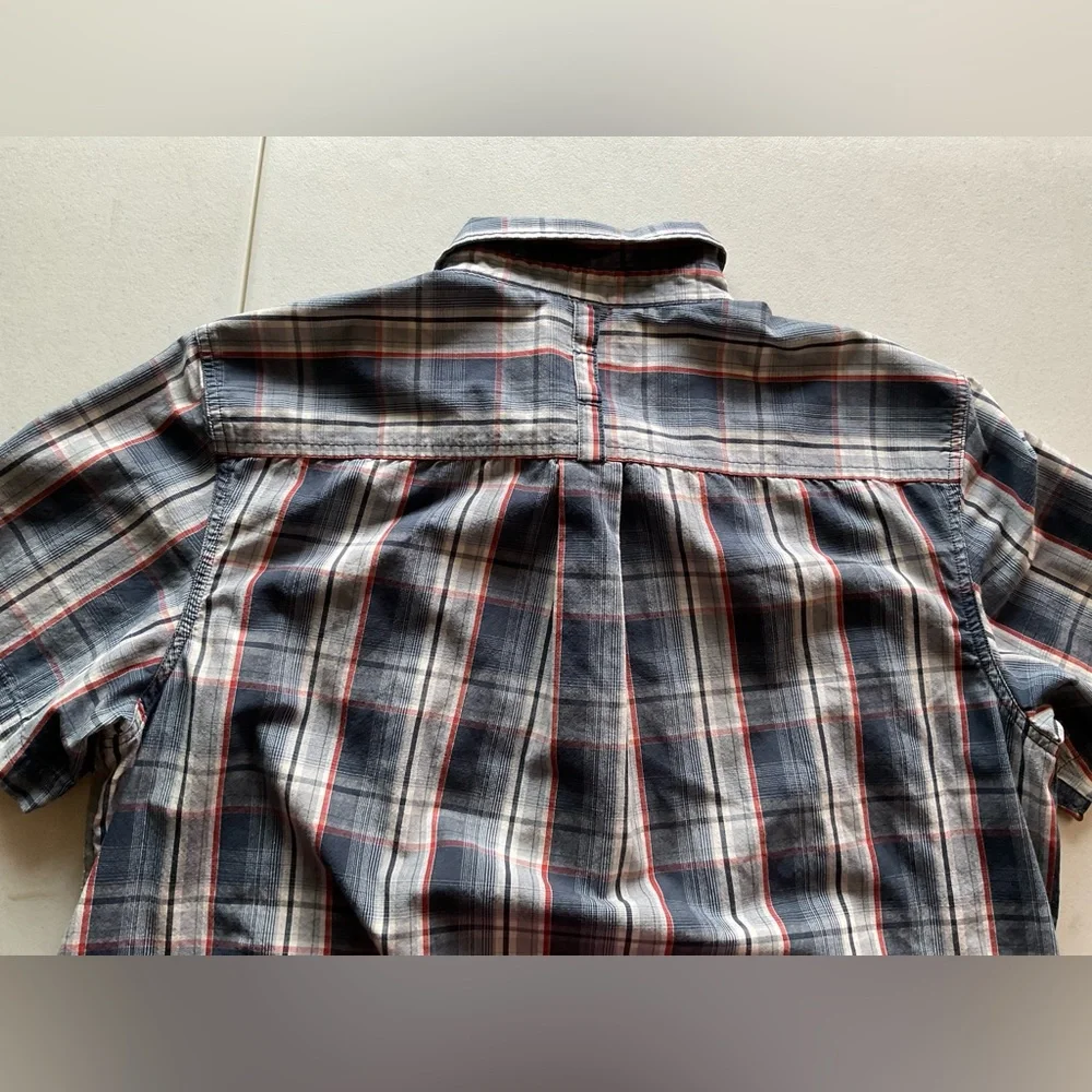 The North Face Plaid Short Sleeve Shirt men’s size large